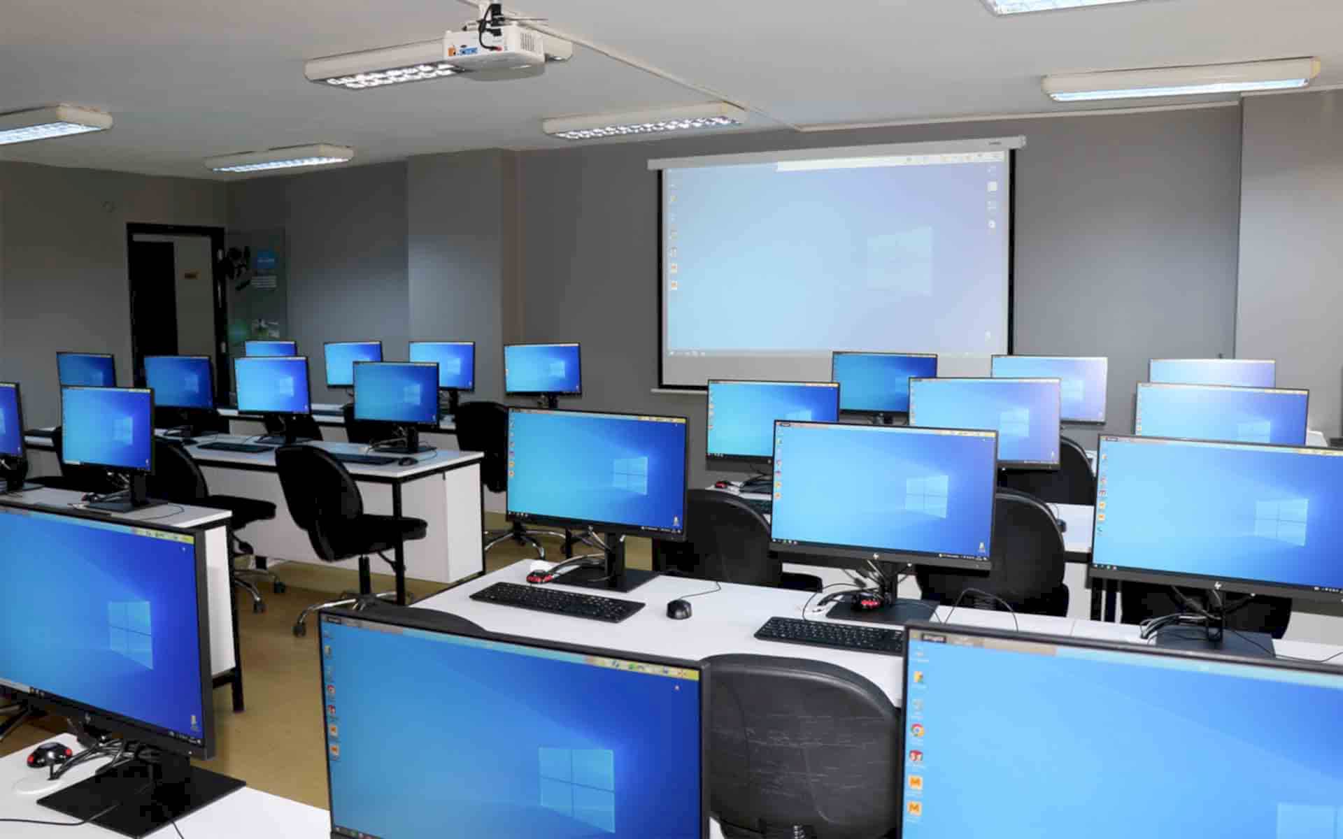 Makine Akademi Kurumumuzdan Görüntüler